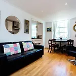 Veeve - Tranquility In Ladbroke Grove