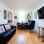 Veeve - Tranquility In Ladbroke Grove
